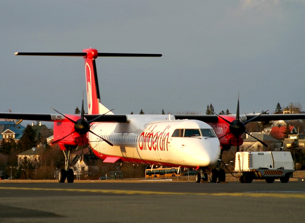 Dash 8