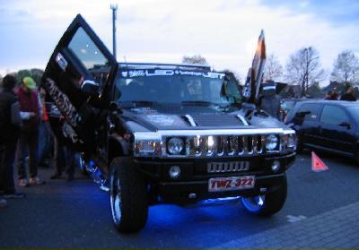 Hummer H2 m. Neon glow